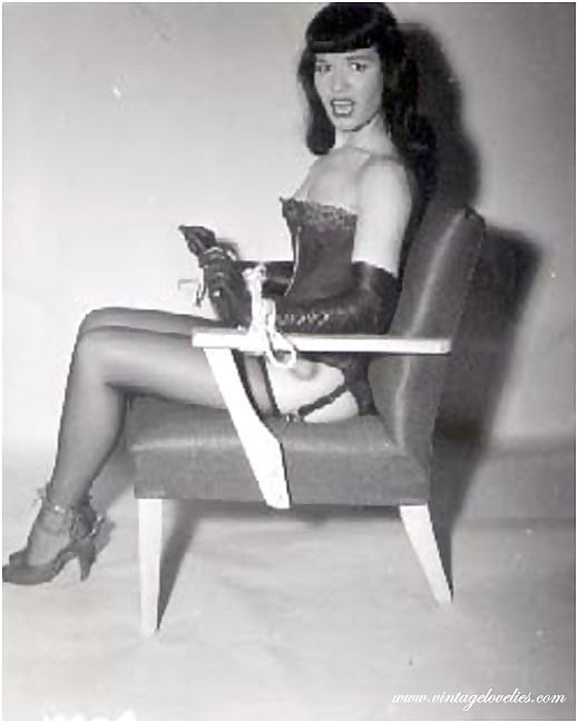 Pin-up star bettie page showing her sexy vintage stockings - part 1538 page 1
