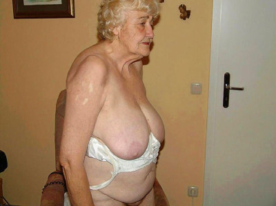 Very old amateur grannies showing off - part 3911