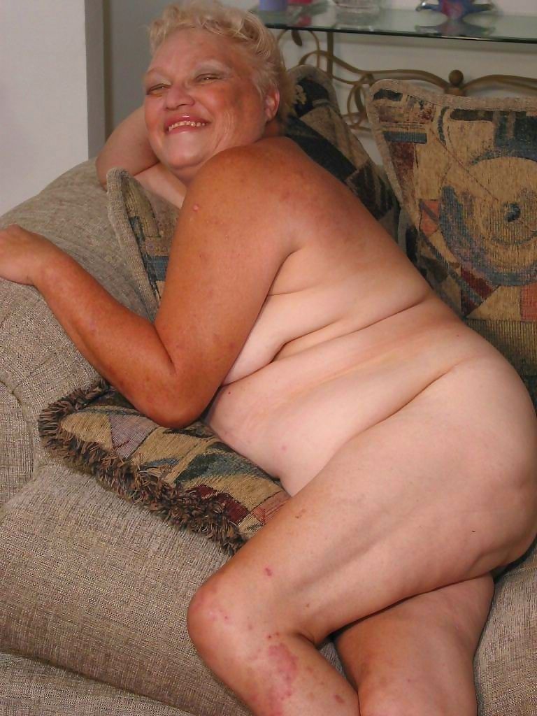 Amateur grannies showing their wrinkled bodies - part 4294 page 1