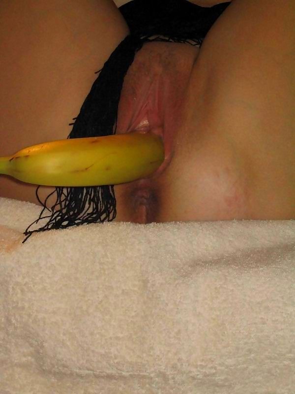 Pretty mature in black stockings toying banana - part 4060 page 1