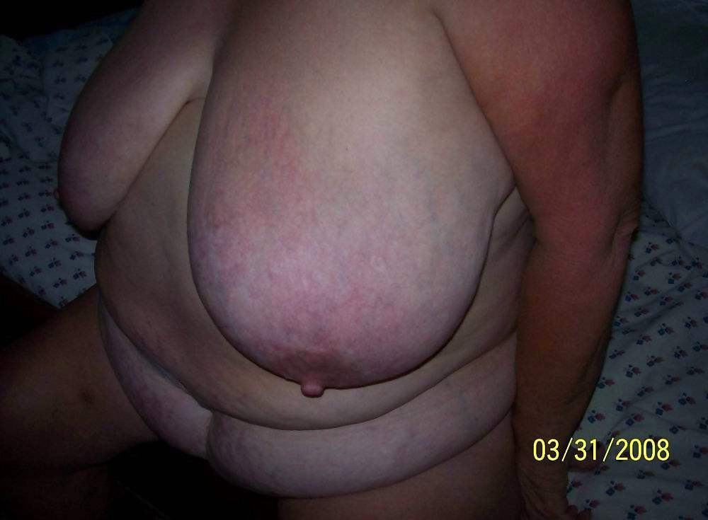 Granny with huge boobs showing off - part 3669 page 1