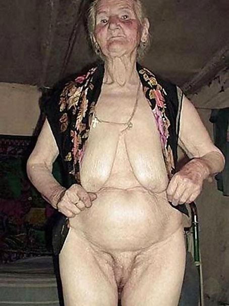 Kinky amateur grannies posing nude - part 4553 page 1