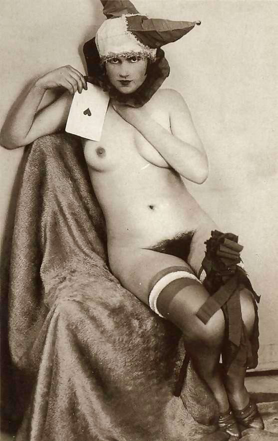 Vintage girls showing their sexy boobs in the past - part 1504 page 1