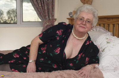 British granny playing with her voluptous body - part 3517